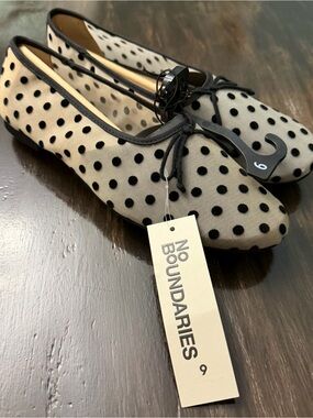 No Boundaries Black Polka Dot Ballet Flats - Cream Base